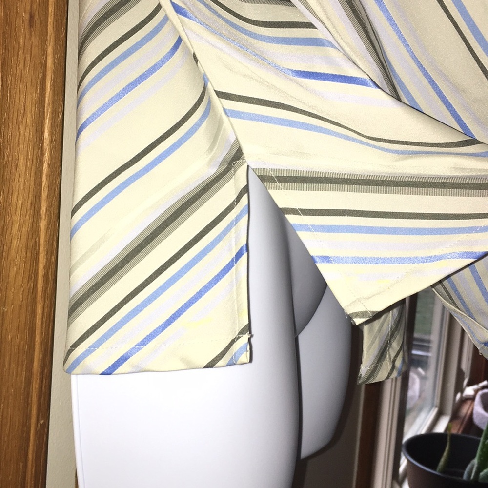 Button up blouse - Picture 5 of 7
